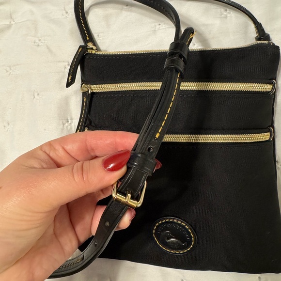 Dooney & Bourke Black Crossbody Bag – Stylish & Functional - Picture 4 of 5